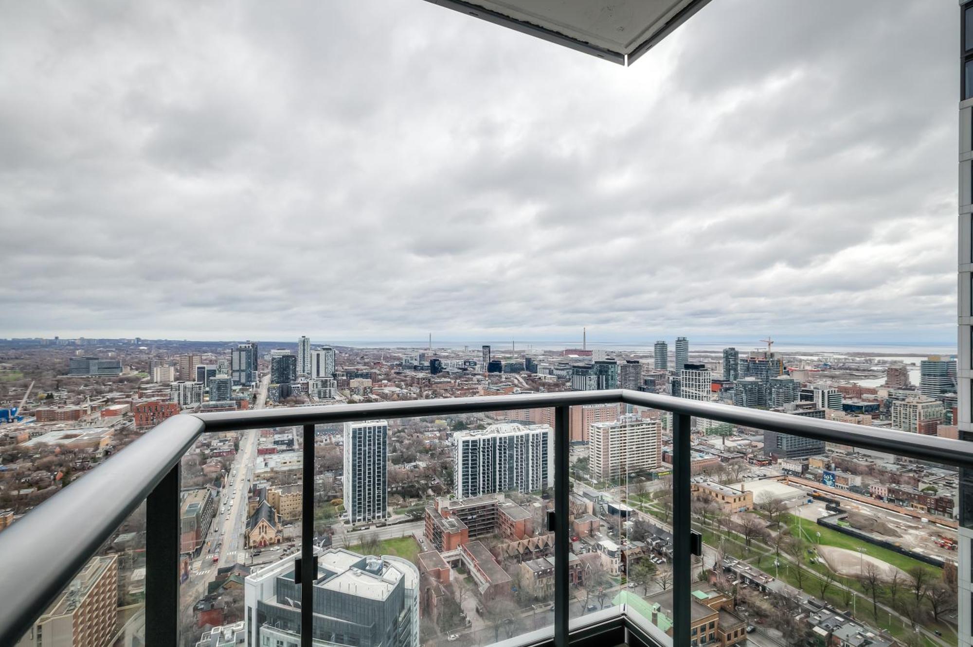 Panorama Suites Downtown Торонто Екстериор снимка
